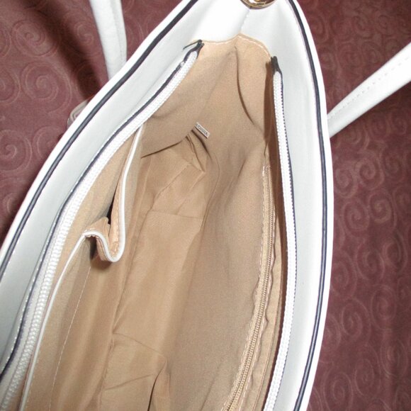 Michael Kors Purse (not authentic) - Picture 5 of 6